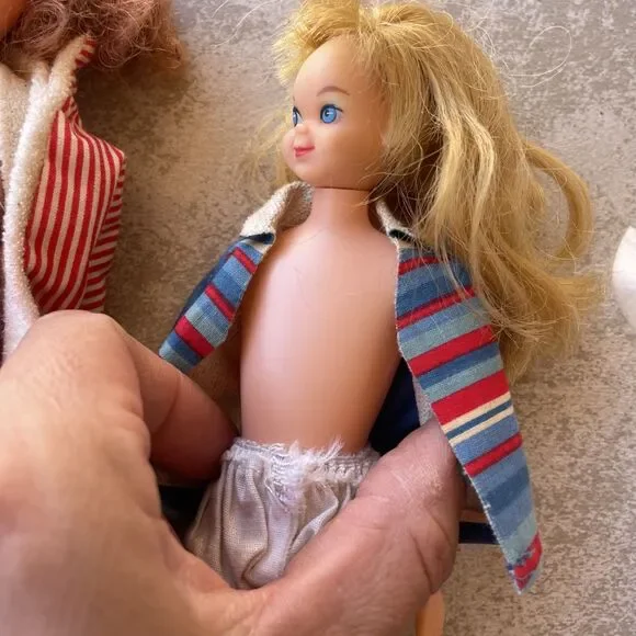 Set Of 2 Skipper Doll Blonde Red 1963 Barbie Sister Straight Leg Swimming Outfit - Picture 8 of 16